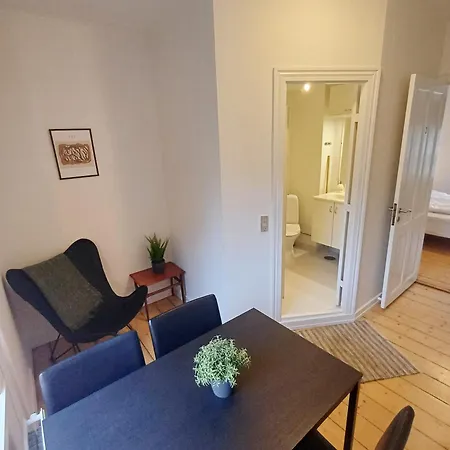Bright 2 Bedroom On Superb Location